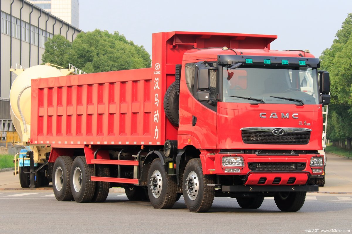CNG Dump Truck 8 × 4